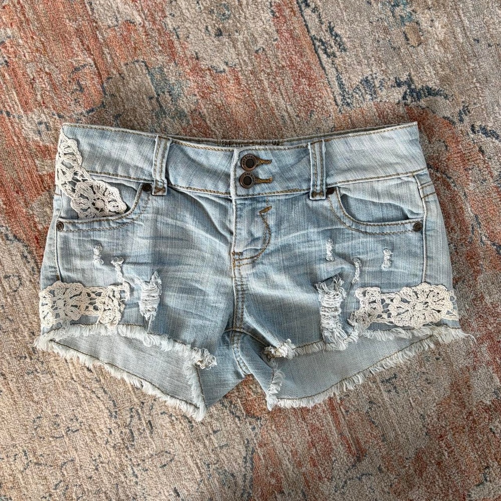 Hot Kiss Y2K Low Rise Denim Shorts Blue Lace Distressed Frayed Hem Womens Size 7